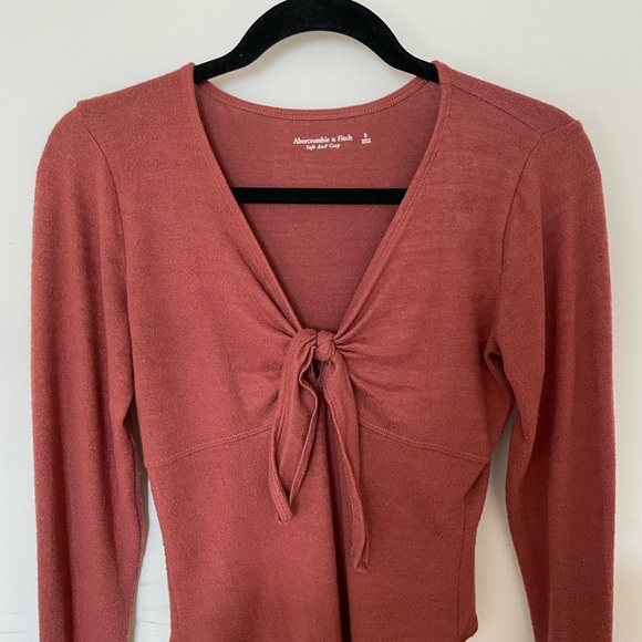A&F Cozy Tie-Front Longsleeve Bodysuit - Picture 3 of 6
